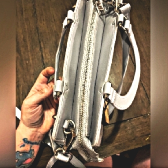 NWT STEVE MADDEN gray shoulder handbag - Picture 5 of 13